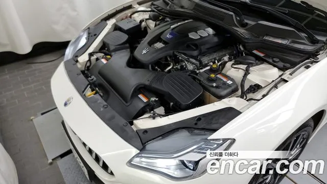 Maserati Quattroporte id 2718243 из Кореи 16