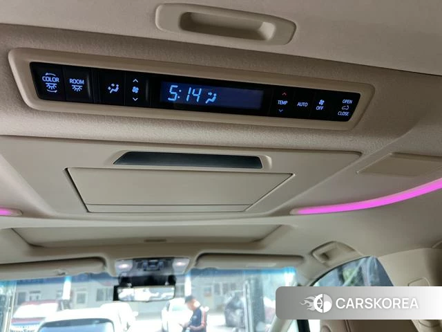 Toyota Elfa id 4258043 из Китая 10