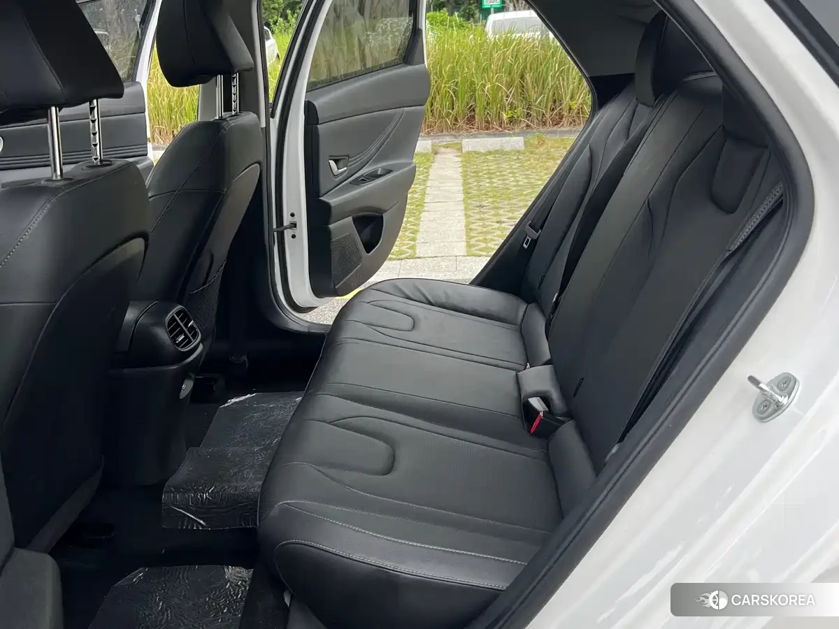 Hyundai Elantra 2023 Белый из Китая, фото 6