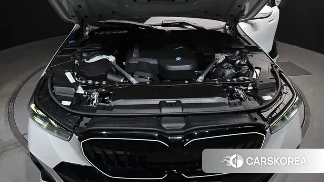 BMW 5 Series (G60) id 3371819 из Кореи 16