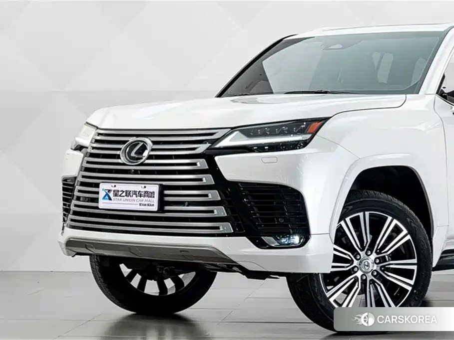 Lexus LX id 4514195 из Китая 23