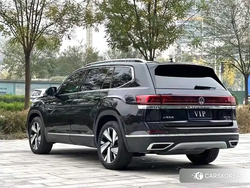 Volkswagen Touareg 2023 Черный из Китая, фото 6