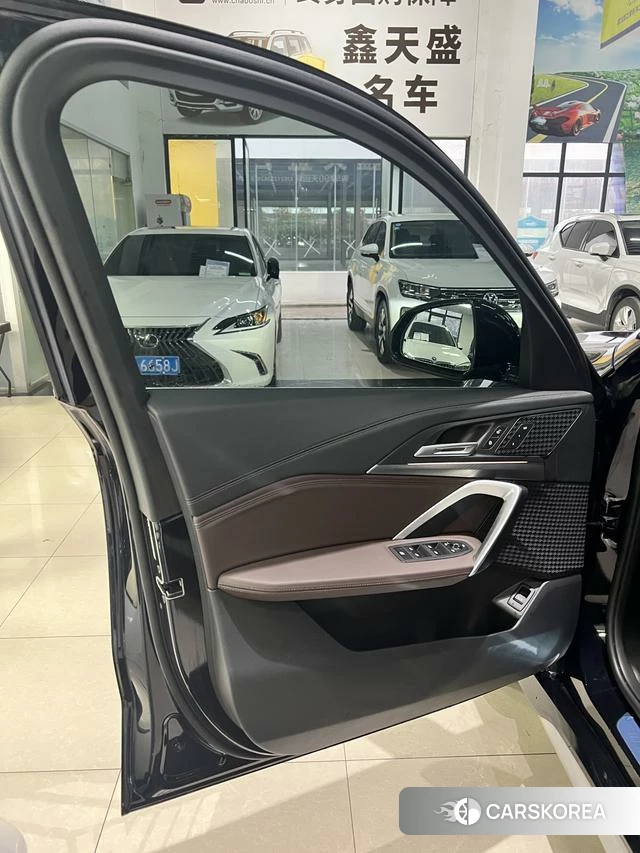 BMW X1 id 4297983 из Китая 10