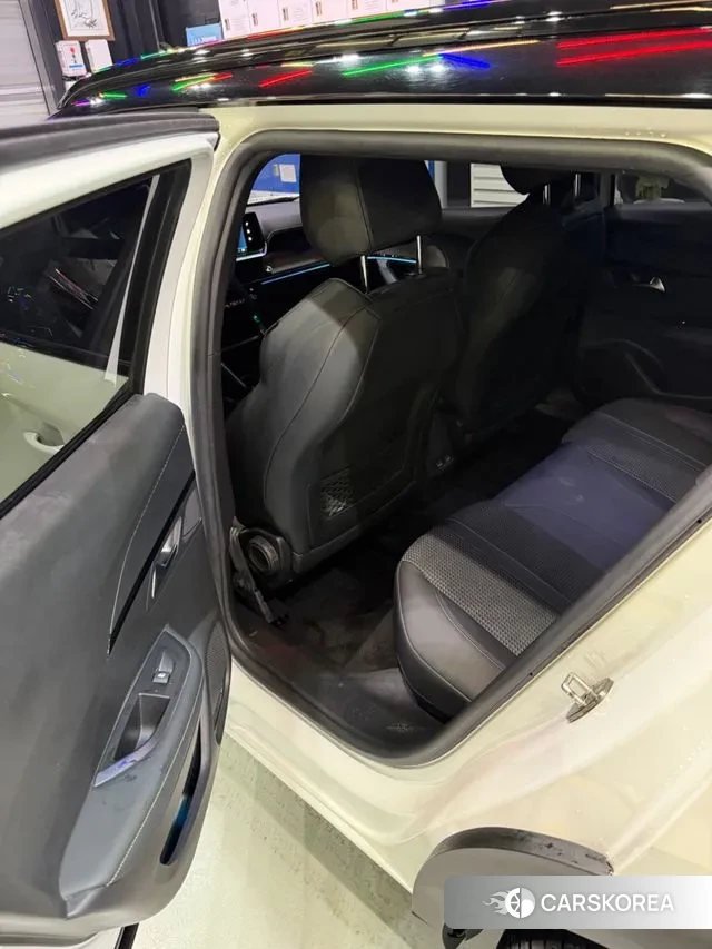 Peugeot e-2008 second generation 2021 Белый из Кореи, фото 6