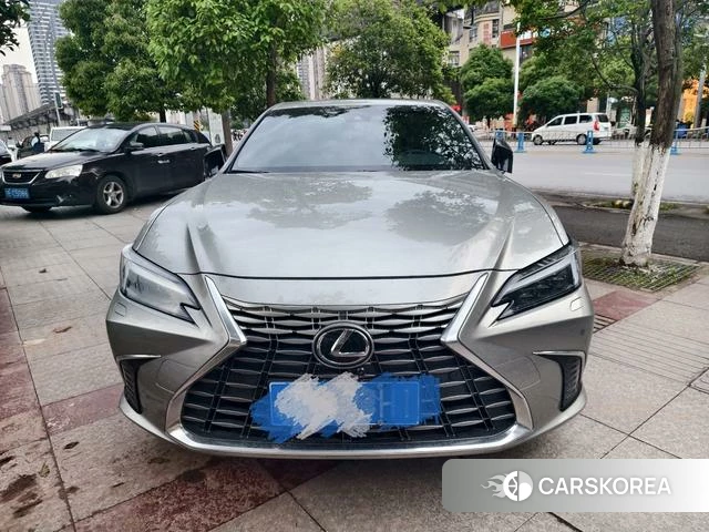 Lexus ES 2025 Серебристо-серый из Китая, фото 6