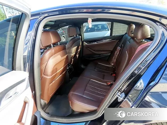 BMW 5 Series (G30) id 3644111 из Кореи 16