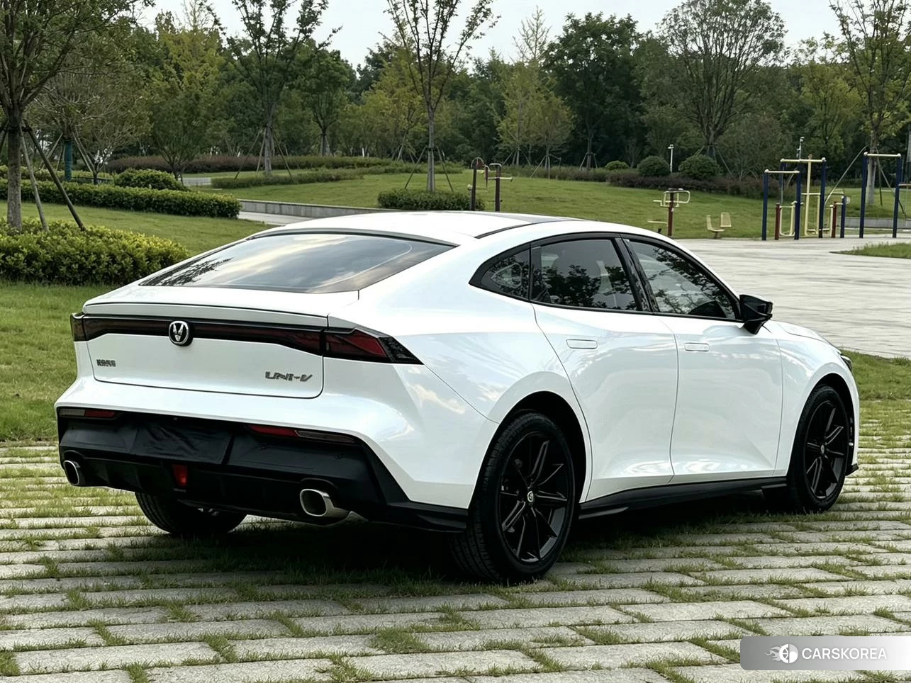 Chang'an UNI-V 2022 Белый из Китая, фото 6