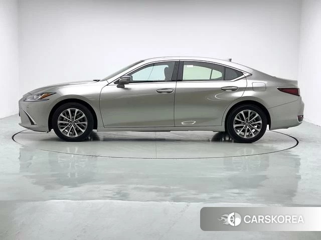 Lexus ES id 4348856 из Китая 16