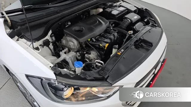 Hyundai Avante AD id 3249355 из Кореи 16