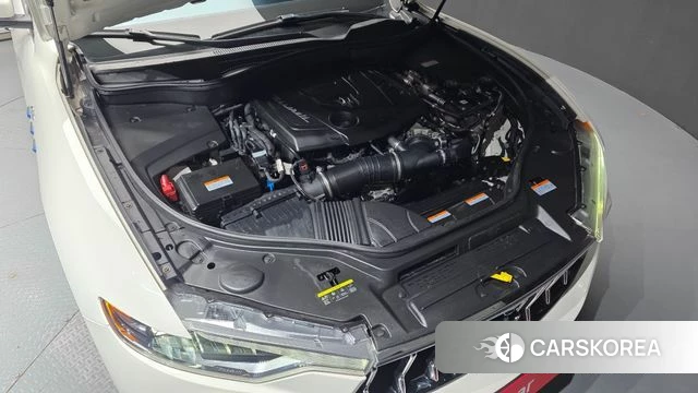 Maserati Levante id 3940780 из Кореи 16