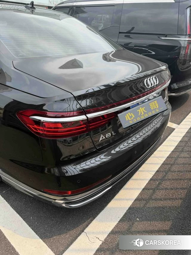 Audi A8 2023 Черный из Китая, фото 6