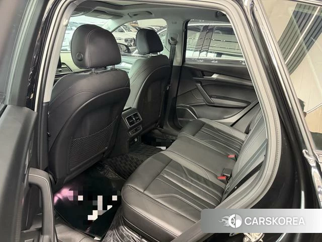 Audi Q5L 2021 Черный из Китая, фото 6