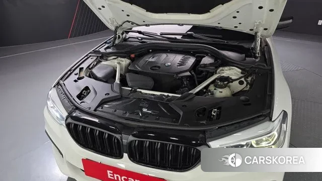 BMW 5 Series (G30) id 3244127 из Кореи 16