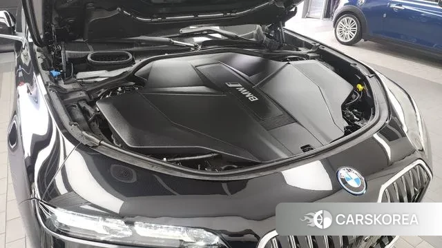 BMW i7 (G70) id 3400492 из Кореи 16