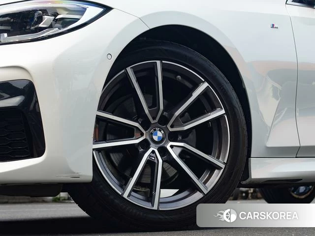 BMW 3 series id 3890792 из Китая 23