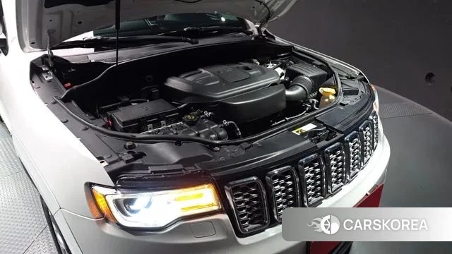 Jeep Grand Cherokee id 3319093 из Кореи 16