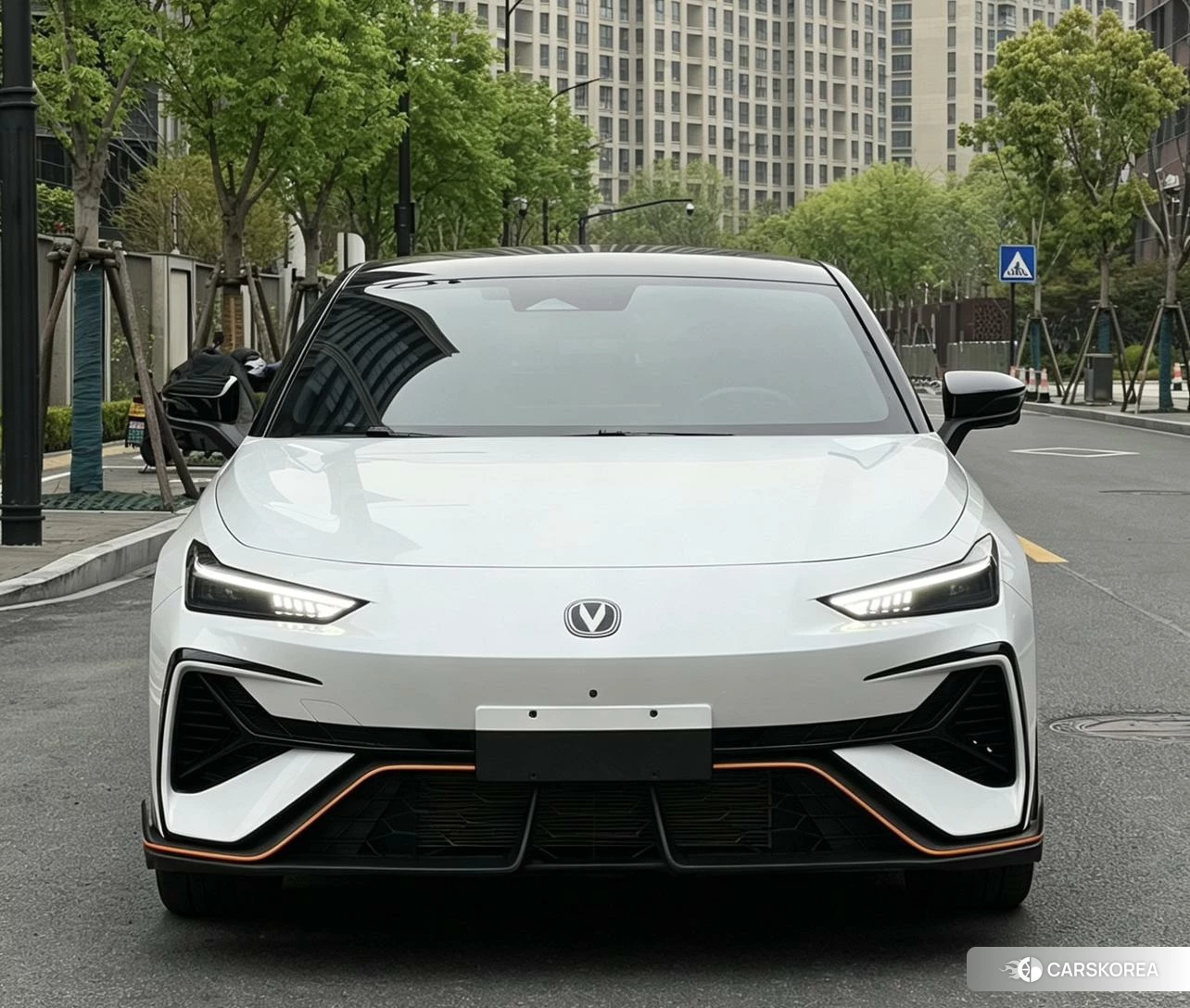Chang'an UNI-V 2025 Белый из Китая, фото 6