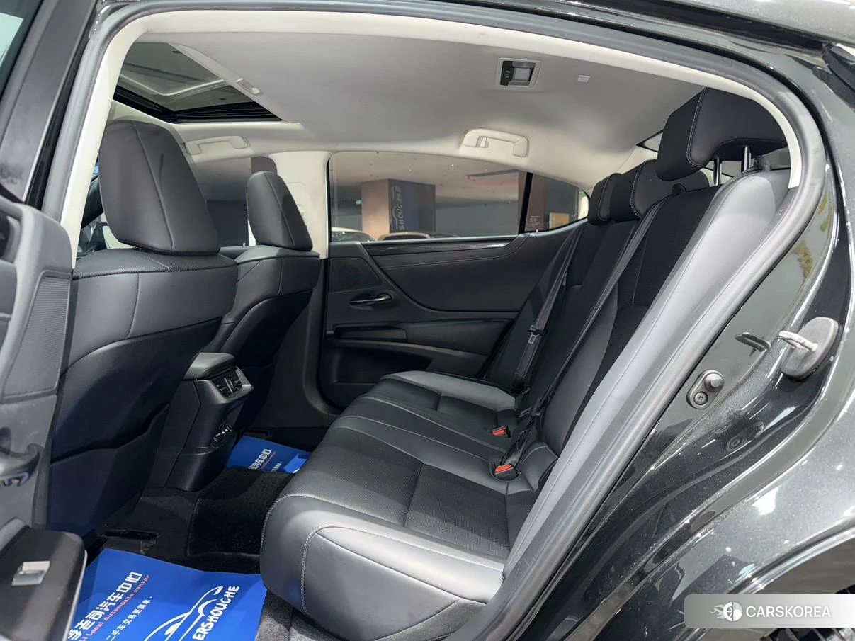 Lexus ES id 4505015 из Китая 27
