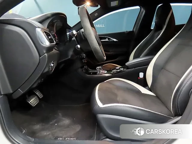 Infiniti Q30 id 3339455 из Кореи 16