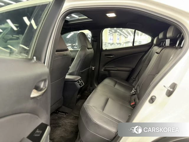 Lexus UX EV id 4297725 из Китая 16