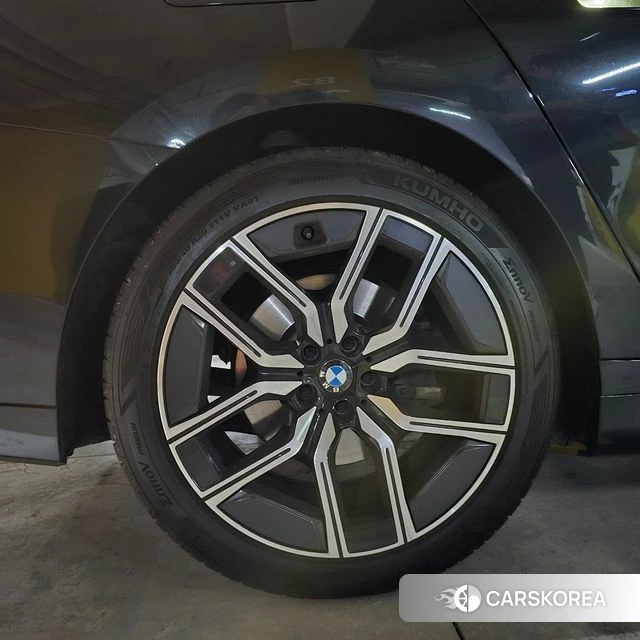 BMW 7 Series (G70) id 4367612 из Кореи 14