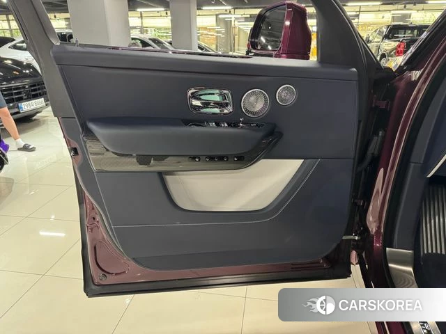 Rolls-Royce Cullinan id 4381154 из Кореи 14