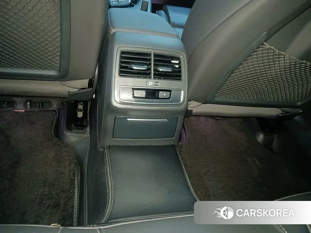 Audi A4L id 4299894 из Китая 10