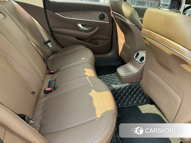 Mercedes-Benz E-class id 4333517 из Китая 16
