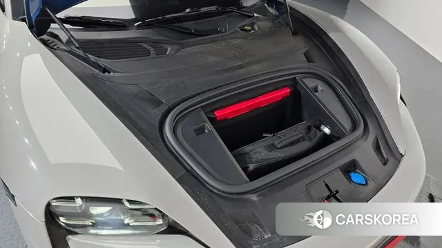 Porsche Taycan id 3472518 из Кореи 16