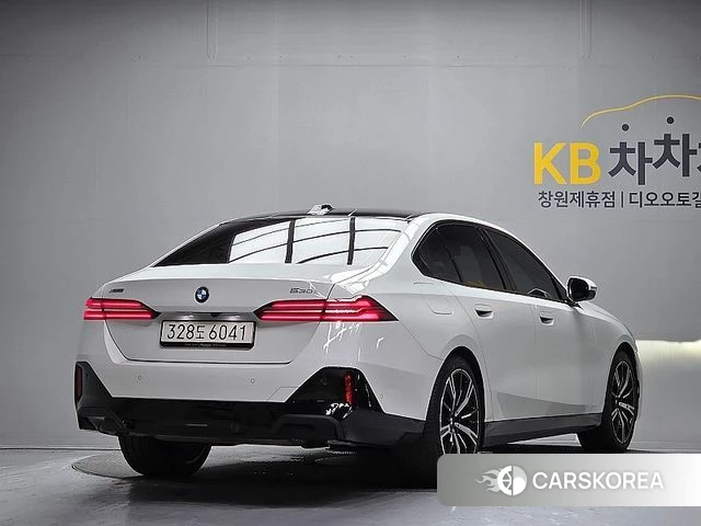 BMW 5 Series (G60) id 4493403 из Кореи 16