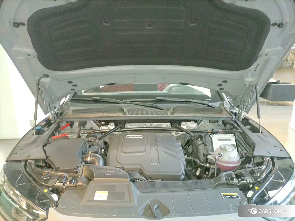 Audi Q5L id 4440950 из Китая 12