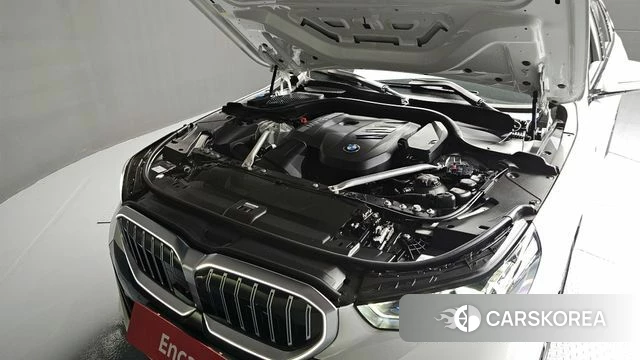 BMW 5 Series (G60) id 3914503 из Кореи 16