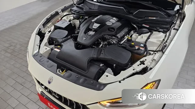 Maserati Ghibli id 3076529 из Кореи 16