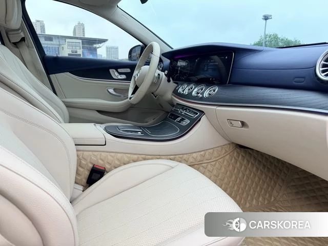 Mercedes-Benz E-class id 4271847 из Китая 11