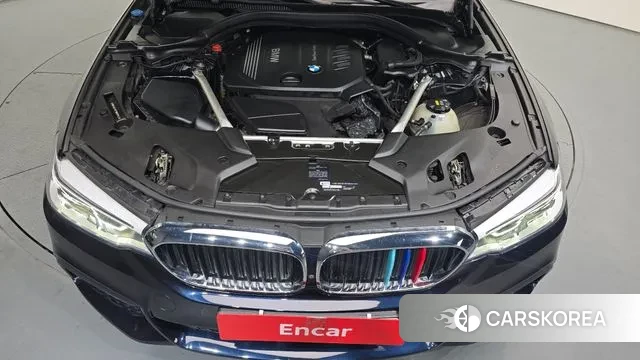 BMW 5 Series (G30) id 3667065 из Кореи 16