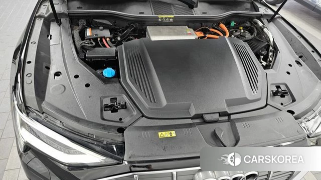 Audi e-Tron id 3885488 из Кореи 16