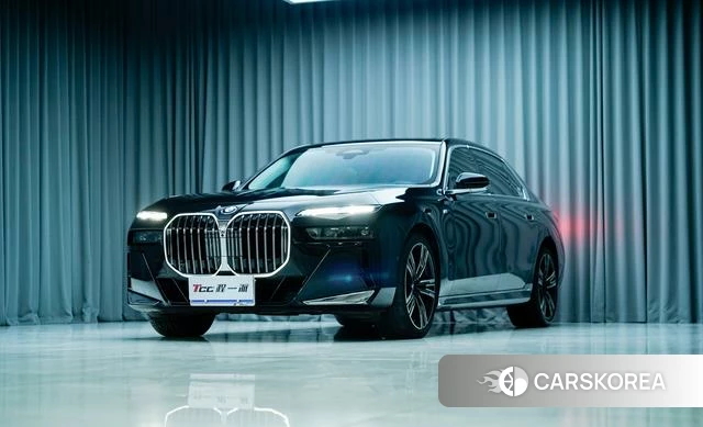 BMW 7 series 2023 Черный из Китая, фото 6