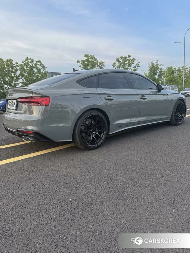 Audi S5 2023 Темно-серый из Китая, фото 6
