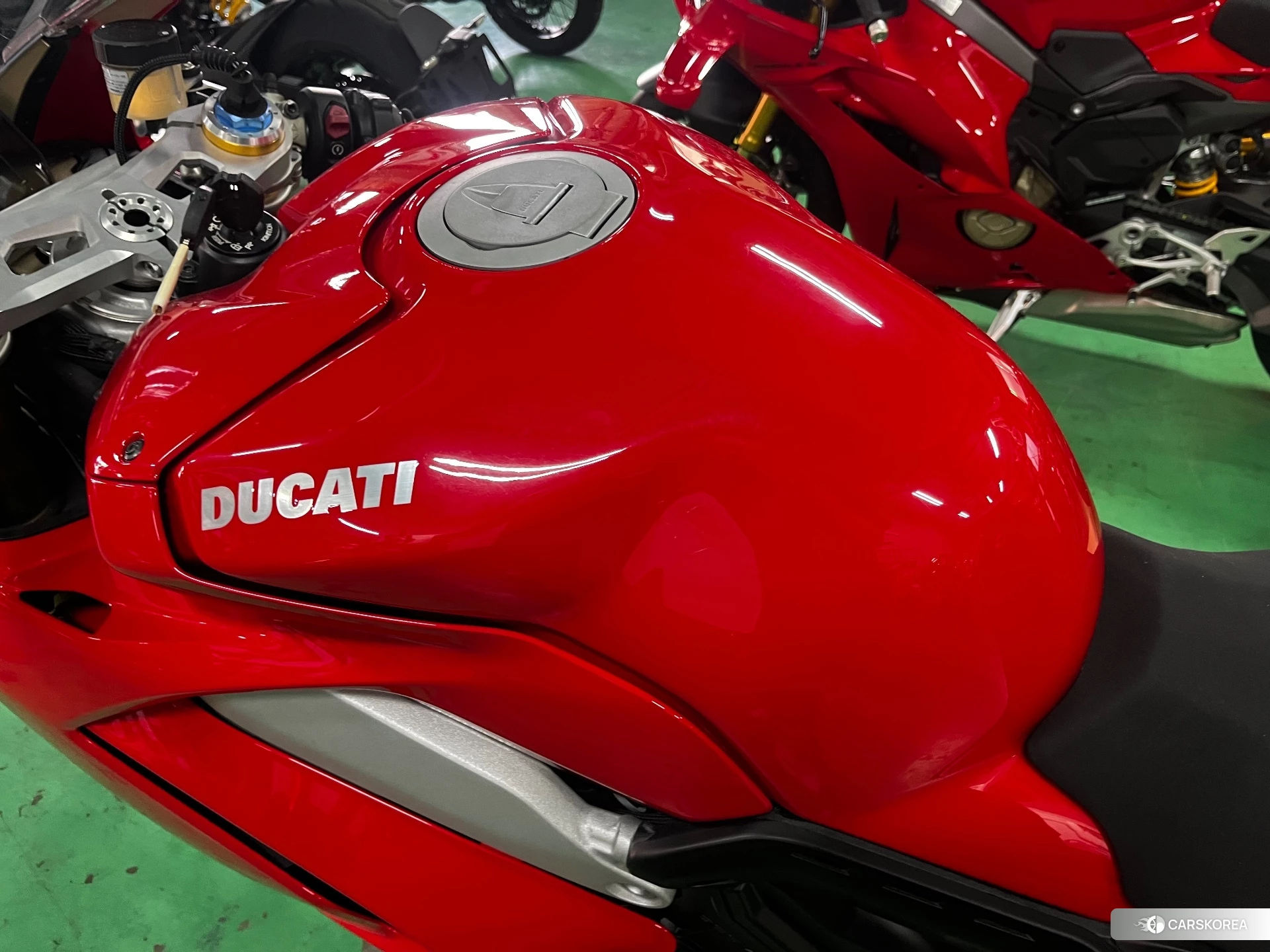 Проданный Ducati PANIGALE V4 S id 4380120 из Японии, фото 6