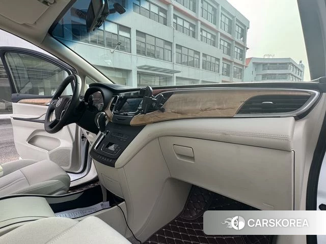 Buick GL8 id 4238709 из Китая 10