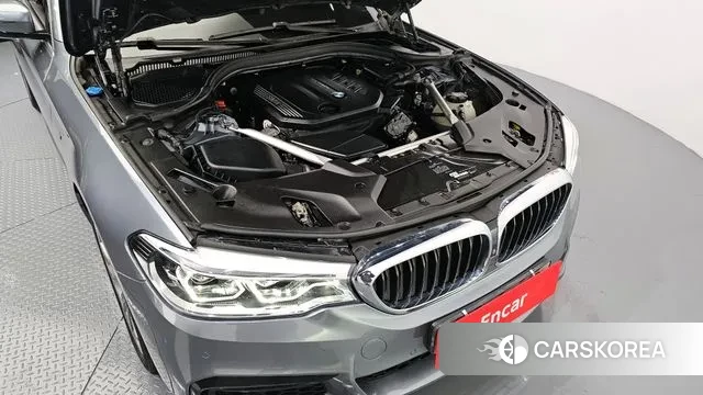 BMW 5 Series (G30) id 3344838 из Кореи 16