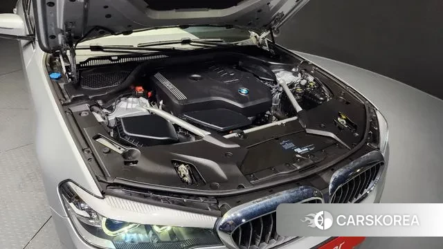 BMW 5 Series (G30) id 3171083 из Кореи 16