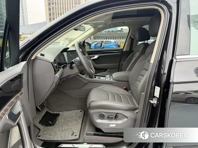 Volkswagen Touareg id 4240221 из Китая 19