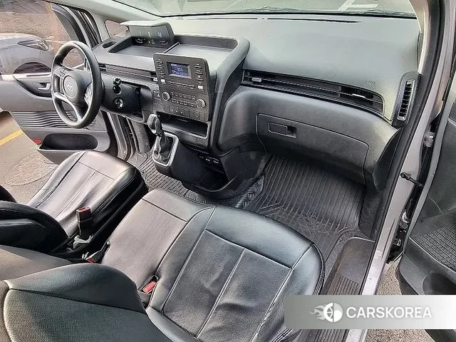 Hyundai Staria id 3640362 из Кореи 15