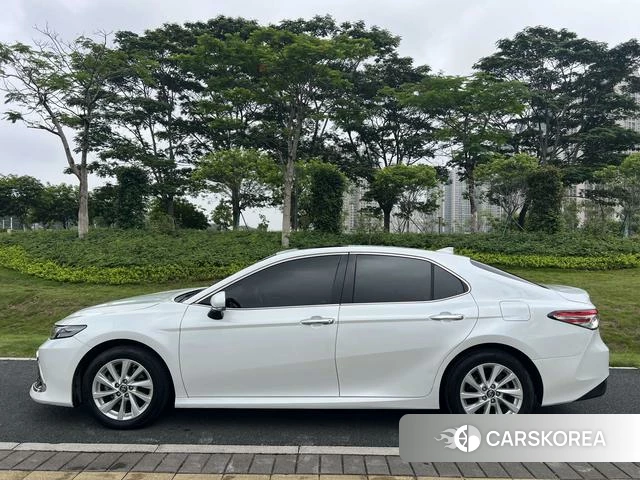 Toyota Camry 2021 Белый из Китая, фото 6