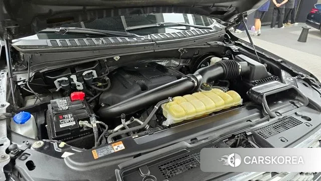 Ford Expeditation id 2998944 из Кореи 16