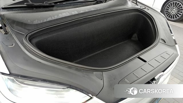 Tesla Model X id 3843928 из Кореи 16