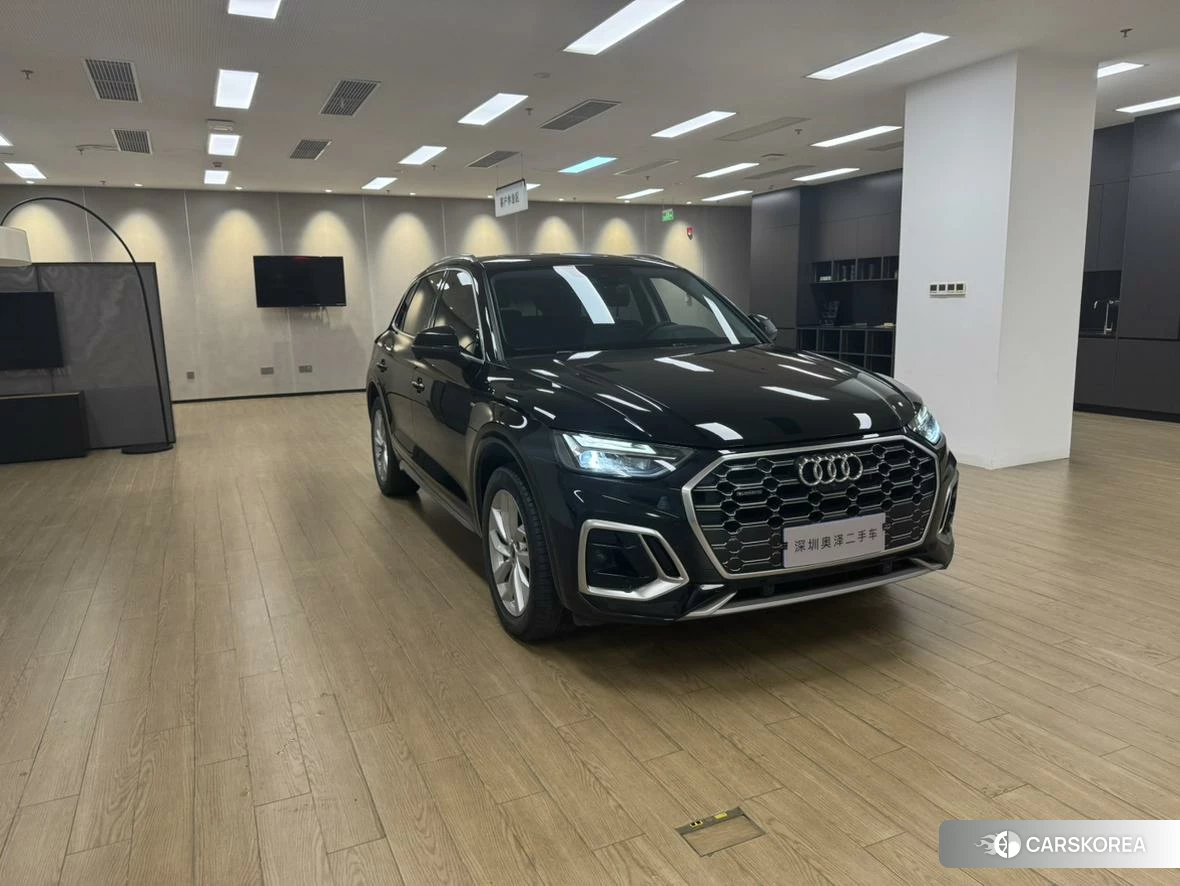 Audi Q5L 2021 Черный из Китая, фото 6