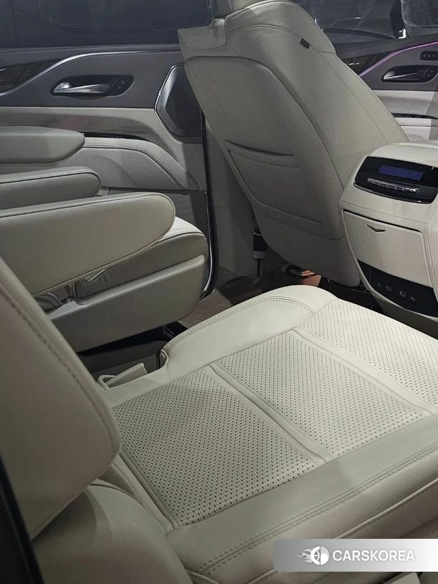 Cadillac Escalade 5th Generation 2022 Белый из Кореи, фото 6
