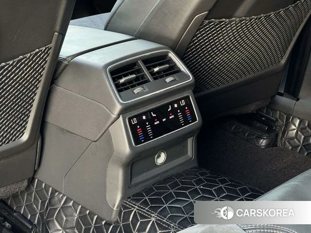 Audi A6L id 4300020 из Китая 14